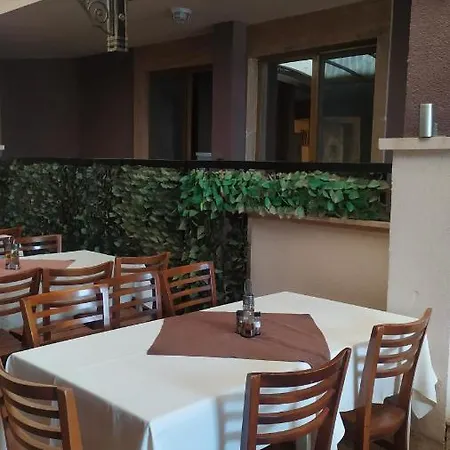 Golden Ina Hotell 4*