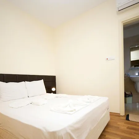 Golden Ina Ξενοδοχείο 4*