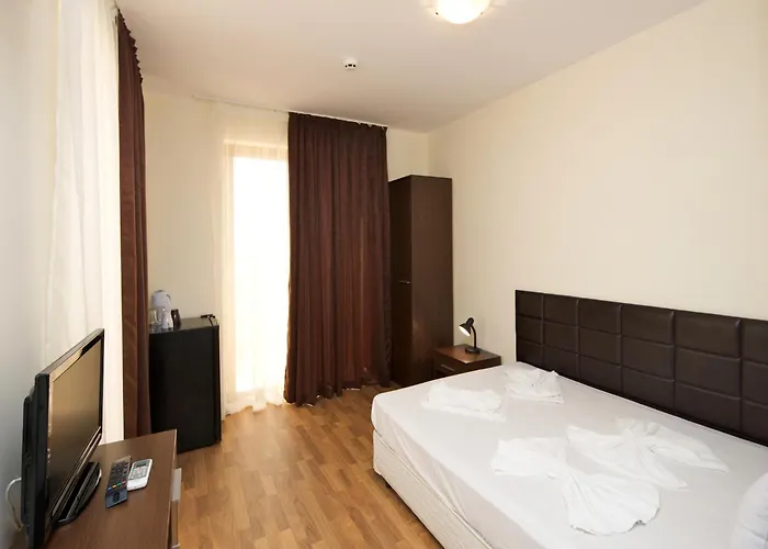 Golden Ina 4* Sluneční pobřeží