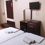 Хотел Golden Ina