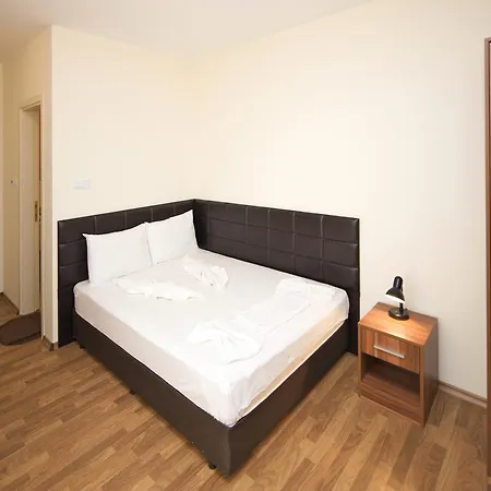 Otel Golden Ina 4*