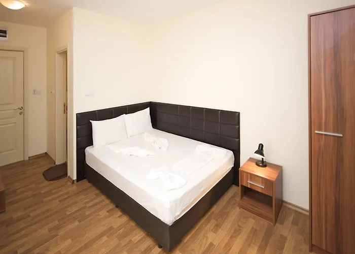 Отель Golden Ina 4*