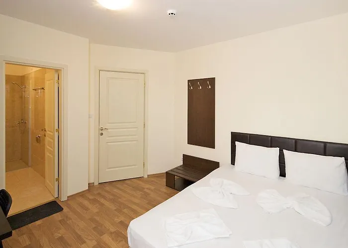 Golden Ina 4* Slăntjev Brjag