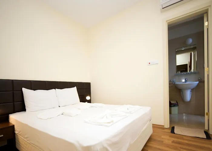 Golden Ina Hotell 4*