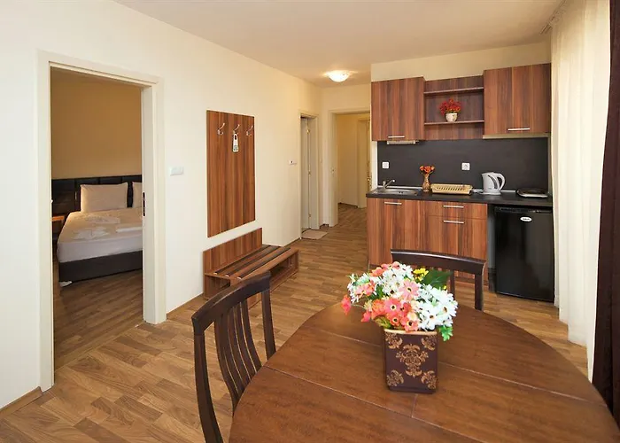 Golden Ina Hotell 4*