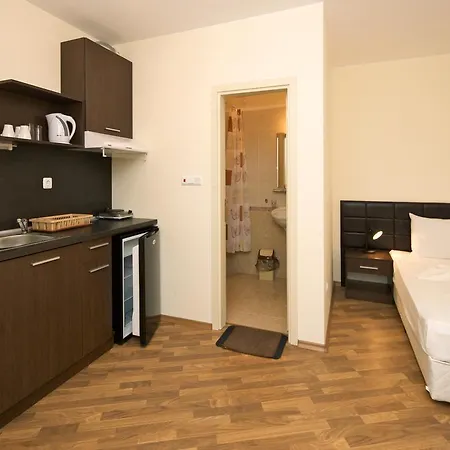 Golden Ina Hotell Slăntjev Brjag