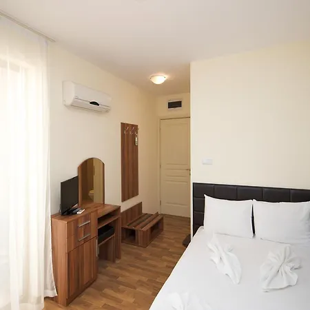 Golden Ina Hotell Slăntjev Brjag