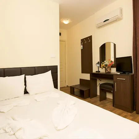 Golden Ina Hotell 4*