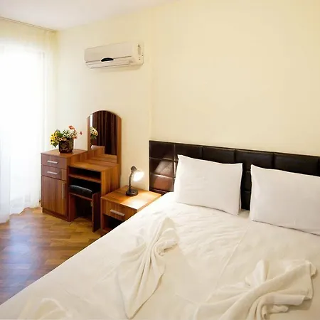 Golden Ina Hotell Slăntjev Brjag